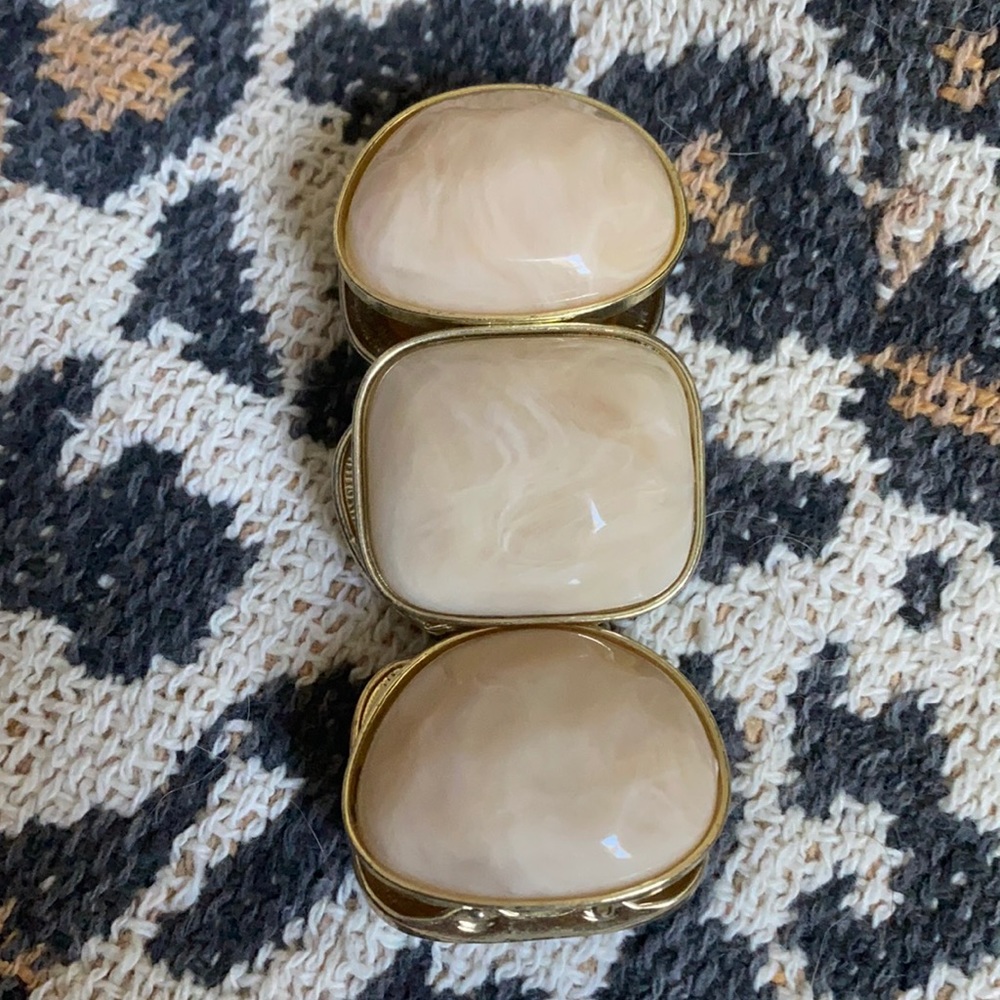 Gold and ivory stretch bracelet